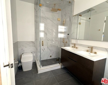 4338 Huntley Avenue - Photo Thumbnail 17