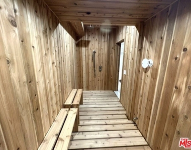 4338 Huntley Avenue - Photo Thumbnail 10