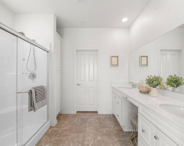 10712 Parrot Avenue - Photo Thumbnail 4