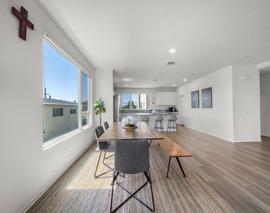 10712 Parrot Avenue - Photo Thumbnail 15