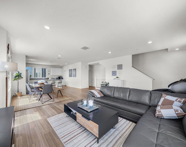 10712 Parrot Avenue - Photo Thumbnail 14