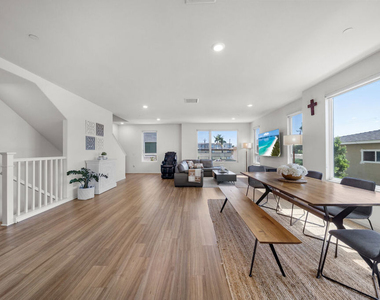 10712 Parrot Avenue - Photo Thumbnail 19