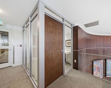 13700 Marina Pointe Drive - Photo Thumbnail 29