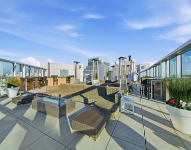 13700 Marina Pointe Drive - Photo Thumbnail 55