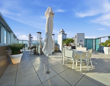 13700 Marina Pointe Drive - Photo Thumbnail 56