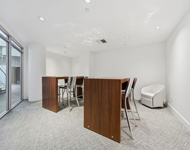 13700 Marina Pointe Drive - Photo Thumbnail 30