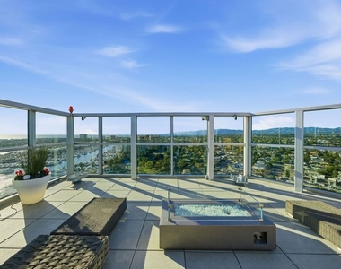 13700 Marina Pointe Drive - Photo Thumbnail 61