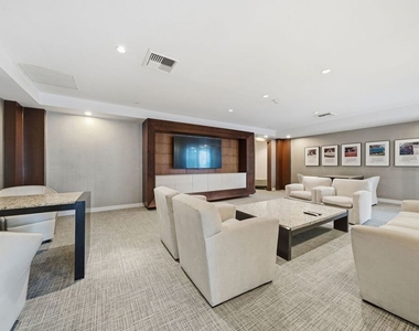 13700 Marina Pointe Drive - Photo Thumbnail 31