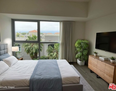 13700 Marina Pointe Drive - Photo Thumbnail 11