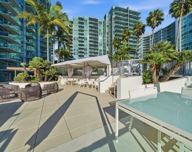 13700 Marina Pointe Drive - Photo Thumbnail 47
