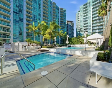13700 Marina Pointe Drive - Photo Thumbnail 42