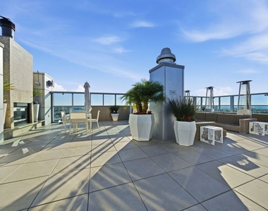 13700 Marina Pointe Drive - Photo Thumbnail 57