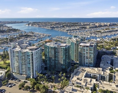 13700 Marina Pointe Drive - Photo Thumbnail 70