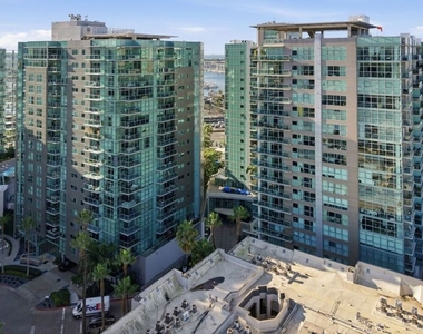 13700 Marina Pointe Drive - Photo Thumbnail 71