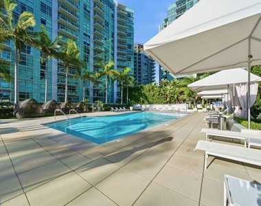 13700 Marina Pointe Drive - Photo Thumbnail 41