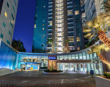 13700 Marina Pointe Drive - Photo Thumbnail 1