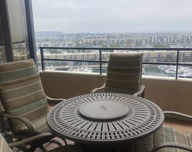 4335 Marina City Drive - Photo Thumbnail 5