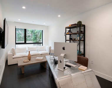 724 N Croft Avenue - Photo Thumbnail 13