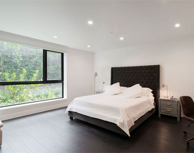 724 N Croft Avenue - Photo Thumbnail 9