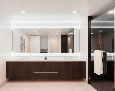 724 N Croft Avenue - Photo Thumbnail 11