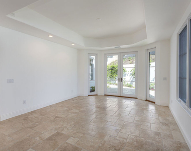 763 Patterson Place - Photo Thumbnail 8