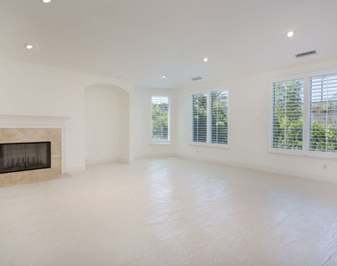 763 Patterson Place - Photo Thumbnail 10