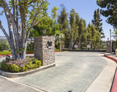 763 Patterson Place - Photo Thumbnail 19
