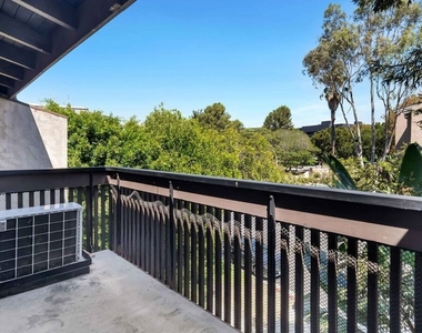 5901 Canterbury Drive - Photo Thumbnail 22