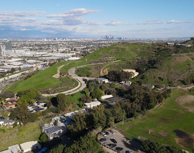 5901 Canterbury Drive - Photo Thumbnail 29