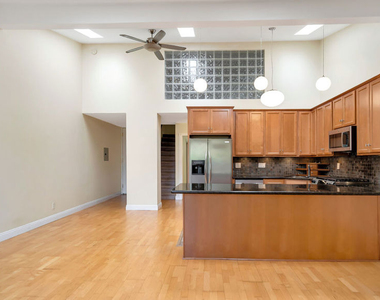 5901 Canterbury Drive - Photo Thumbnail 10