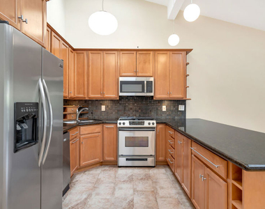 5901 Canterbury Drive - Photo Thumbnail 12