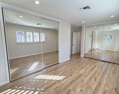 11520 Wyoming Avenue - Photo Thumbnail 23