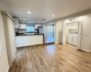 11520 Wyoming Avenue - Photo Thumbnail 10