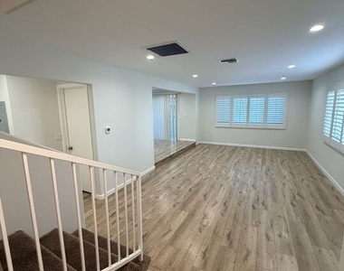 11520 Wyoming Avenue - Photo Thumbnail 5
