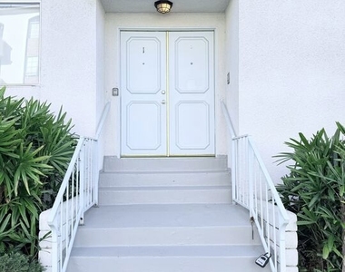 11520 Wyoming Avenue - Photo Thumbnail 2