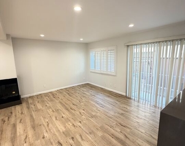 11520 Wyoming Avenue - Photo Thumbnail 9