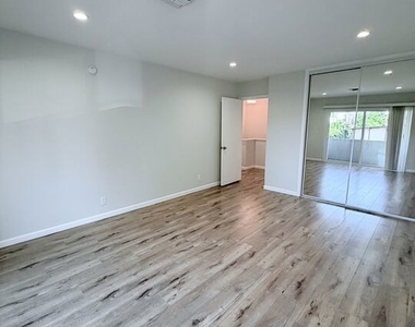 11520 Wyoming Avenue - Photo Thumbnail 31