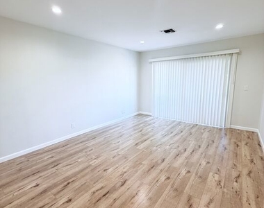 11520 Wyoming Avenue - Photo Thumbnail 26
