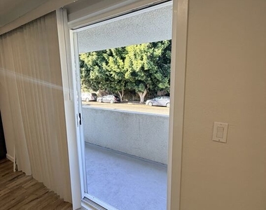 11520 Wyoming Avenue - Photo Thumbnail 12