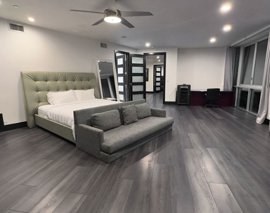 6425 Weidlake Drive - Photo Thumbnail 30