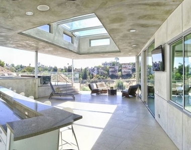 6425 Weidlake Drive - Photo Thumbnail 54