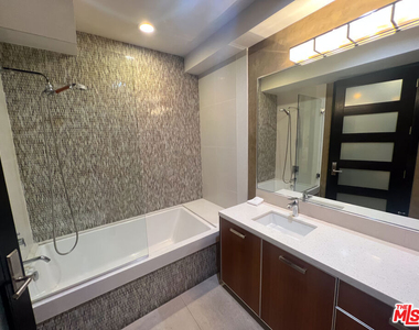 6425 Weidlake Drive - Photo Thumbnail 42