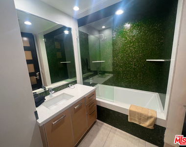 6425 Weidlake Drive - Photo Thumbnail 38