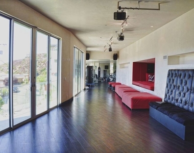 6425 Weidlake Drive - Photo Thumbnail 17