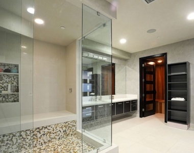6425 Weidlake Drive - Photo Thumbnail 20