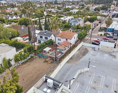 646 N Sierra Bonita Avenue - Photo Thumbnail 70