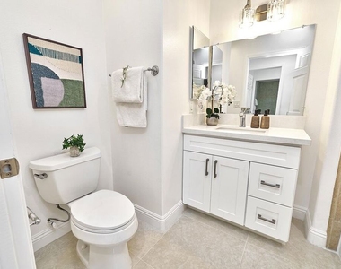 646 N Sierra Bonita Avenue - Photo Thumbnail 49