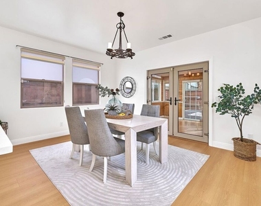 646 N Sierra Bonita Avenue - Photo Thumbnail 17