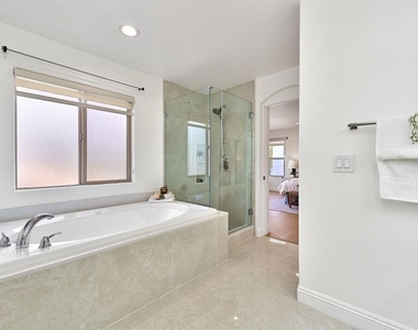 646 N Sierra Bonita Avenue - Photo Thumbnail 41