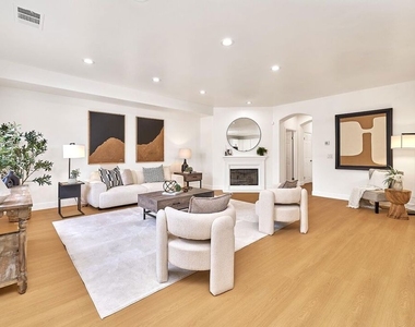 646 N Sierra Bonita Avenue - Photo Thumbnail 8